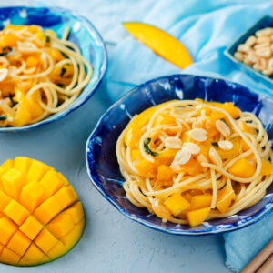 Lee más sobre el artículo ESPAGUETTI AL MANGO Y CACAHUETE